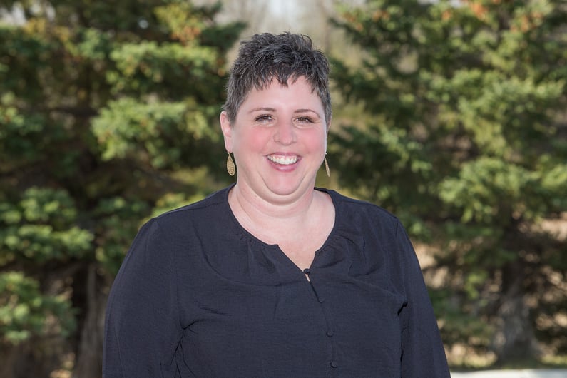 Headshot of Jennifer Schmitz