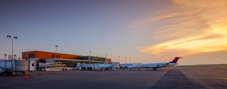 Aircraft arriving at terminal 
