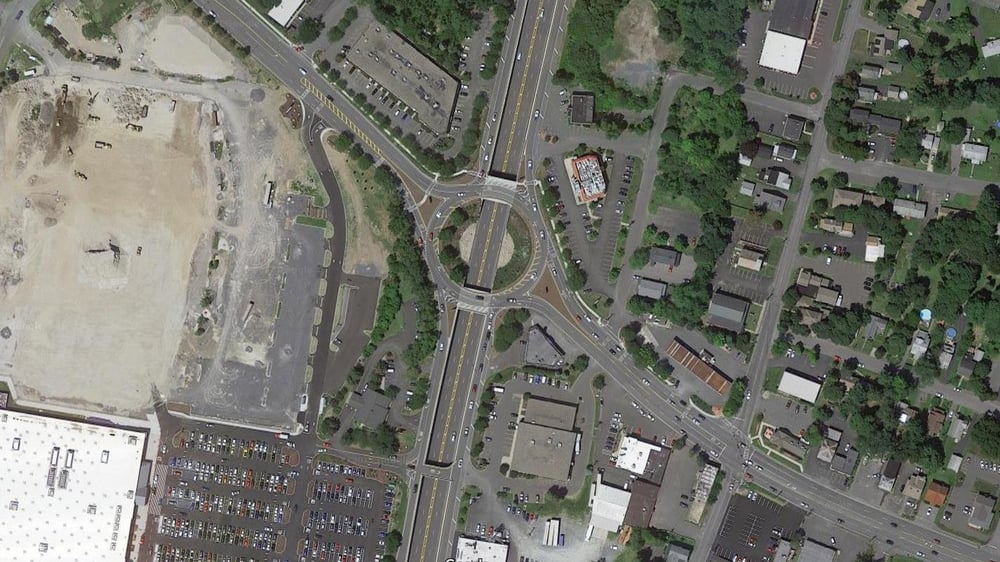 11_Roundabout-Single-Point-Urban-Interchange