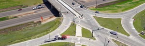 Diverging diamond interchange design